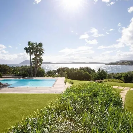 Дом отдыха A Spectacular Waterfront In The Prestigious Punta Volpe