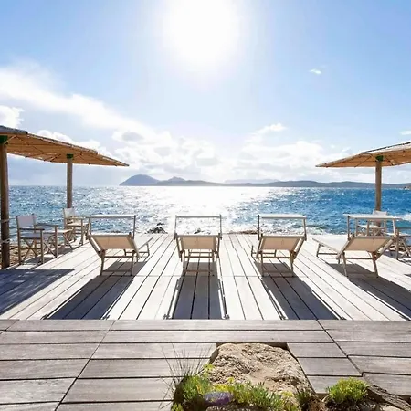 A Spectacular Waterfront In The Prestigious Punta Volpe