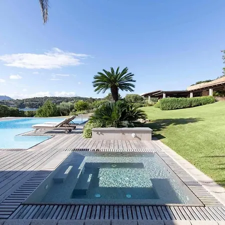 A Spectacular Waterfront In The Prestigious Punta Volpe Дом отдыха Порто-Ротондо