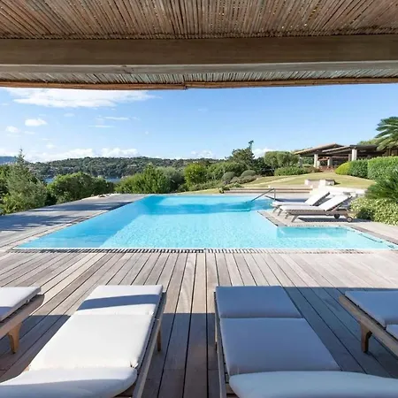 A Spectacular Waterfront In The Prestigious Punta Volpe * Порто-Ротондо