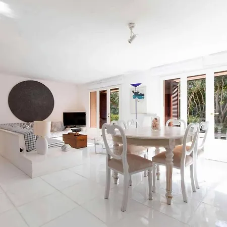 A Spectacular Waterfront In The Prestigious Punta Volpe בית נופש *