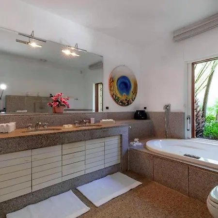 A Spectacular Waterfront In The Prestigious Punta Volpe Ferienhaus Porto Rotondo