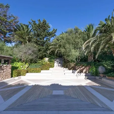 A Spectacular Waterfront In The Prestigious Punta Volpe Ferienhaus Porto Rotondo