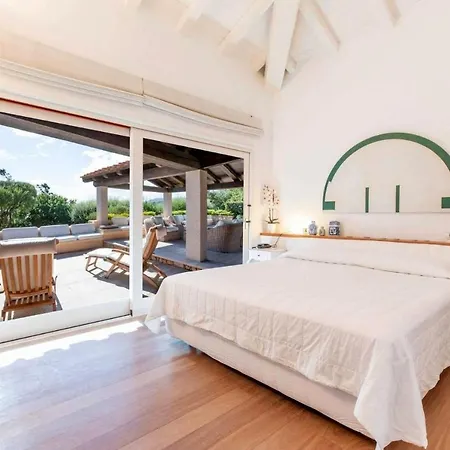 A Spectacular Waterfront In The Prestigious Punta Volpe *