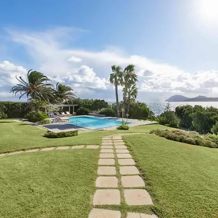 Ferienhaus A Spectacular Waterfront In The Prestigious Punta Volpe