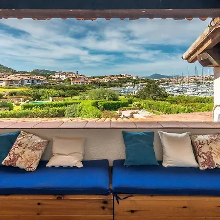 Ferienhaus A Spectacular Waterfront In The Prestigious Punta Volpe *